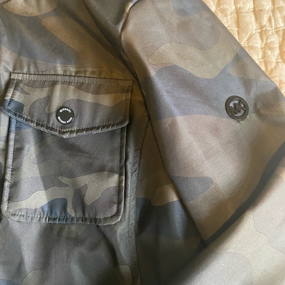 🌟MK🌟Michael Kors waterproof Camo Utility Jacket. - Picture 3 of 6